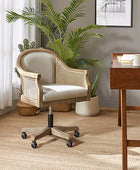Audrey Rattan Task Chair - Drehbarer Sockel und geschwungene Sitzform